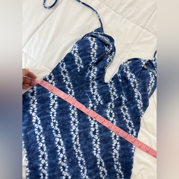 Victoria's Secret Flounce Plunge One-piece size M - Picture 11 of 12